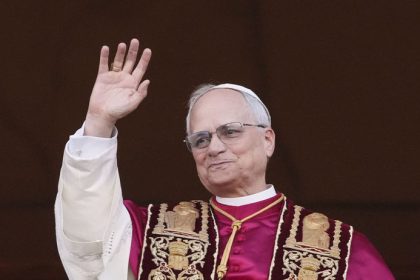 Papez Lev XIV Potrebujeme mierove projekty nie zbrane
