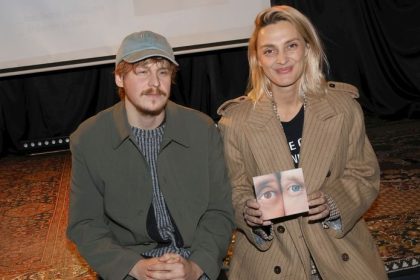 Spevacka Polakova caka dieta s kolegom ktory bol kedysi laskou Emmy Drobnej Anjelik si vybral nas odkazala