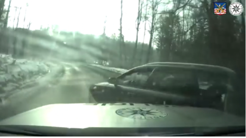 VIDEO Dramaticky v Cesku muz sliapol na plyn a unikal vysokou rychlostou Policii pouzila PIT manever