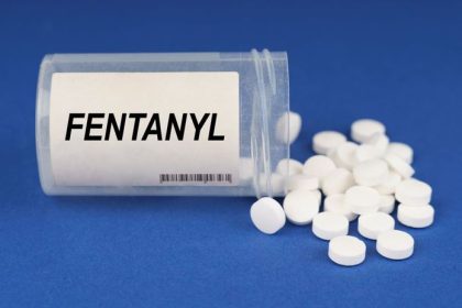 Zombie droga v uliciach Cinske chemikalie menia ludi na mrtvoly