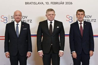 Delostrelecka palba na EU Fico idu do boja za ceny energiii ma podporu Babisa aj Stockera