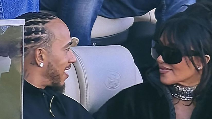 Koniec spekulaciam Kim Kardashian a Lewis Hamilton pristihnuti na Super Bowl Expertka na citanie z pier odhalila intimny rozhovor uz hovoria o mame