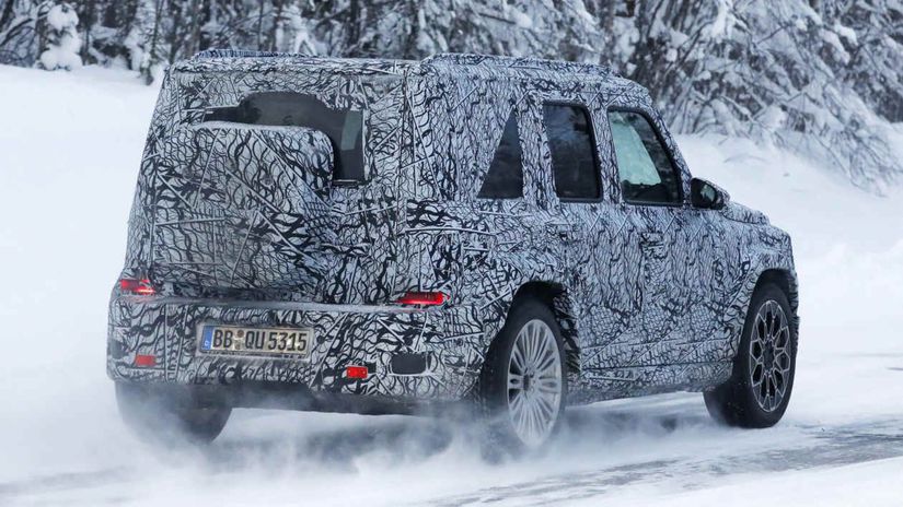Mercedes Benz Little G Male gecko opat ukazuje svoju silu