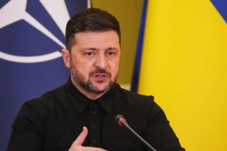 ONLINE Dmitrijevov balicek za 12 miliard dolarov Zelenskyj s vaznym obvinenim Putin si chce kupit Trumpovu priaze