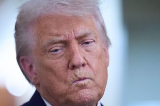 Trump hrozi Kanade zasadnou odplatou ak uzavrie dohodu s Cinou