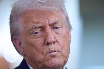 Trump hrozi Kanade zasadnou odplatou ak uzavrie dohodu s Cinou
