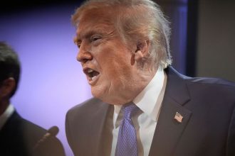 Trump po zruseni ciel sudom sprostou nadaval potom hned oznamil zavedenie dalsich vo vyskke desat percent