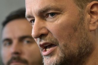 VIDEO Trhnite si nohou Matovic namiesto ospravedlnenia zautocil na Gaspara