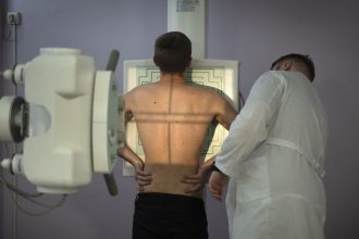 Vily aut al luxus Ukrajinski dostojnici sa obohacuju z uplatkov od muzov ktori sa nechcu prihlasit do armady