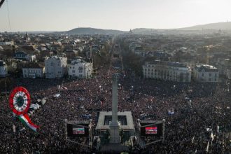 Budapest zaplavili davy ORban aj jeho protivnik ukazuju silu a burcuju pred volbami