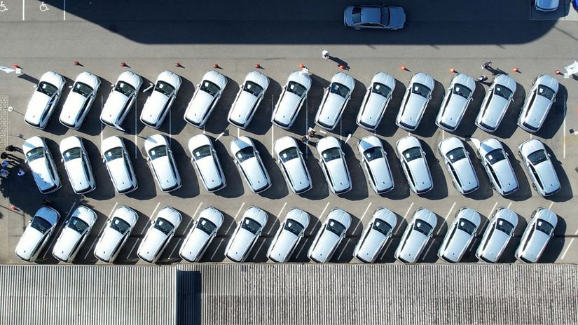 Elektricka revolucia sa otriasa Zmeny oznamilo uz 21 automobiliek