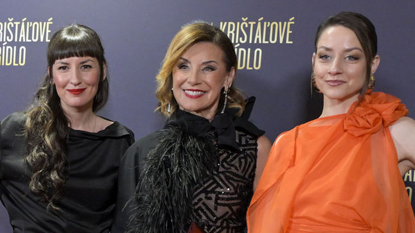 Heribanova ako hlavna hviezda veecera na Kristalovom kridle nechybali ani Jozko Vajda s manzelkou a ocenenie ziskala aj Rolins