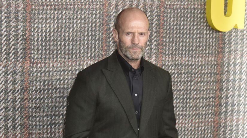 Jason Statham dobyva streamovacie platformy Jeho novy akcny film sa stal jednym z najpozeranejsich titulov