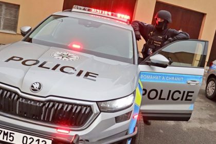 Jednu zenu zviazal a znasilnil druhej odrezal hlavu sekerou primar z domazlic dostal 28 rokov za mrezami