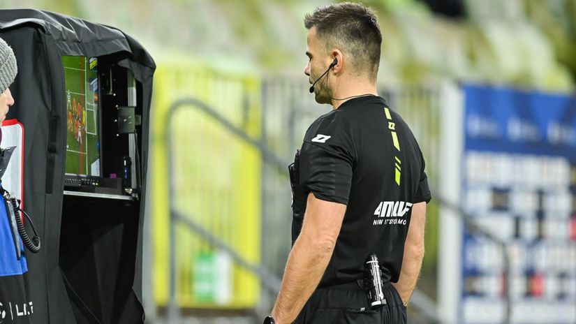Maju toho uz dost Fanusikovia Premier League podporuju peticiu na zrusenie VAR