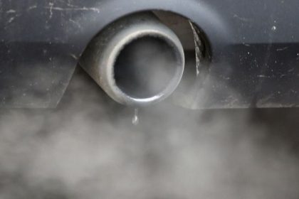 Nemecky sud zamietol zalobu ekoaktivistov na BMW a Mercedes Benz