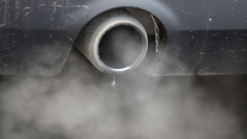 Nemecky sud zamietol zalobu ekoaktivistov na BMW a Mercedes Benz