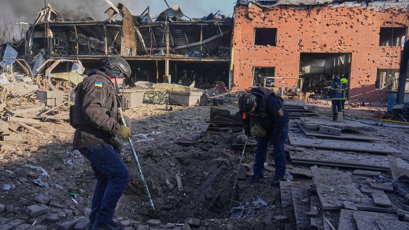ONLINE Masivny utok dronmi a raketami Rusi zabijali pri Kyjeve Do vzduchu vzlietli aj spojenecke lietadla