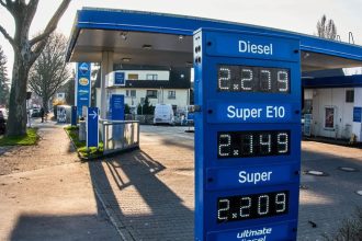 ONLINE Opravy potrvaju roky katarska infrastruktura LNG je po utokoch Iranu znicena Kuvajt opat v plamenoch