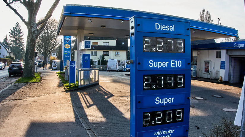 ONLINE Opravy potrvaju roky katarska infrastruktura LNG je po utokoch Iranu znicena Kuvajt opat v plamenoch