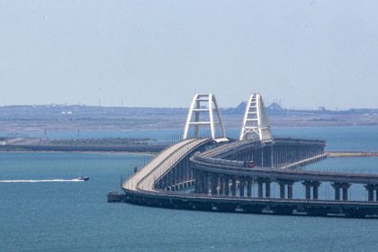 Rusi zburali slavnu budovu na okupovanom Kryme