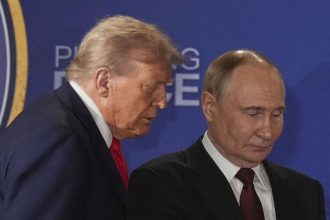 Trump nepriamo pomoze Putinovi financovat vojnu Zelenskyj zrata krvave peniaze z ruskej ropy