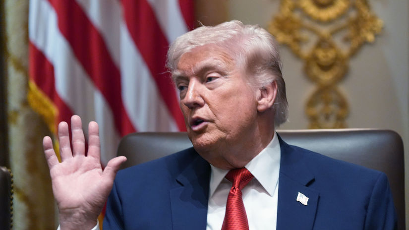Trump odlozil utoky na iranske zariadenia o dalsich desat dni Tvdi ze rokovania prebiehaju velmi dobre