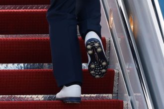 Trump skritizoval ministrov za ich topanky Potom im vnutornu svoju znacku ktorej sa Rubio a spol boja nenosit
