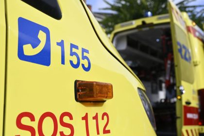 V Prahe vypadlo 15 rocne dievca z okna skoly mohlo ist o pokus o samovrazdu