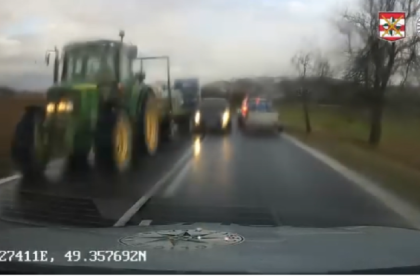 VIDEO Riskantne predbiehanie cez plnu ciaru ktore sa len tak nevidi Sufer to vrazil takmer naslepo