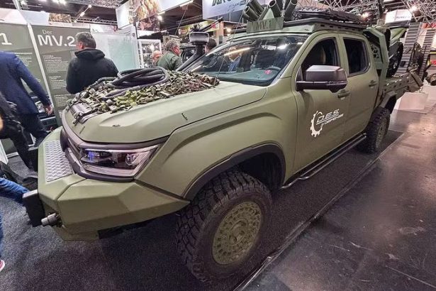 VW utajene vyvija vojenske vozidla Na veltrhu ich vystavil bez loga