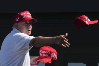 Velka Amerika sa prispsobila malemu Izraelu Rubiovo vysvetlenie tazenia v Irane vyvolalo napetie v hnut MAGA