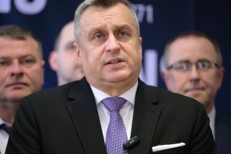 delegati na snem e sns zvolili noveho predsedu danko sokuje fico osobne ponukol miesto na kandidatke tarabovi a simkovicovej
