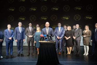 samospravy pozaduju vacsiu decentralizaciu moci ziadaju pravo veta aj novy system financovania