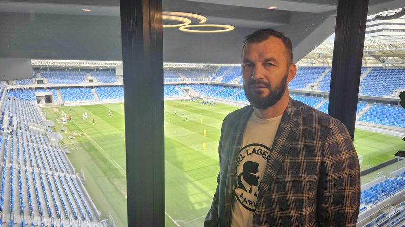 Na Slovane som zavesil spoluhraca na vesiak spomina brankar ktoreho na Tehelno poli milovali Za muzstvo chytal v najtazsich casoch