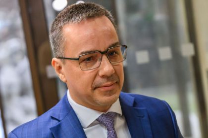 Zakonik prace zmeni pravidla ktore roky likvidovali odbory v slovenskych fabrikach Niektorych zamestnancov uz nebude mozne len tak prepustit