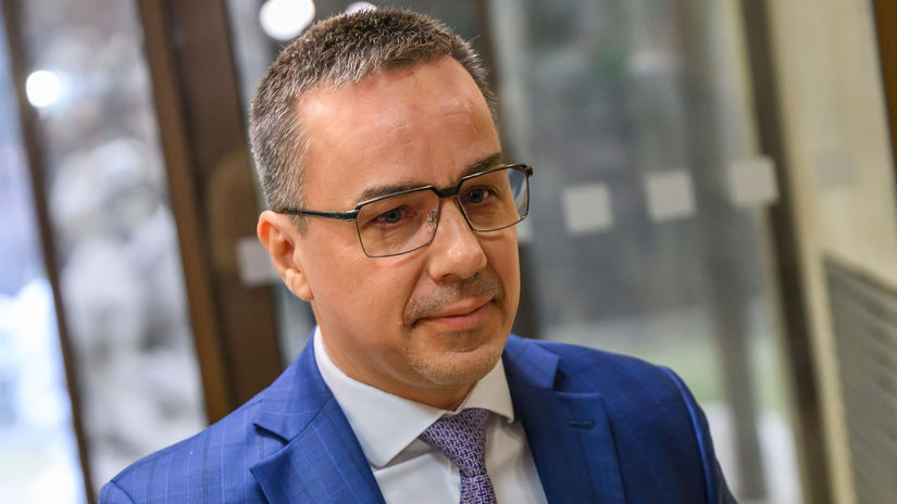 Zakonik prace zmeni pravidla ktore roky likvidovali odbory v slovenskych fabrikach Niektorych zamestnancov uz nebude mozne len tak prepustit