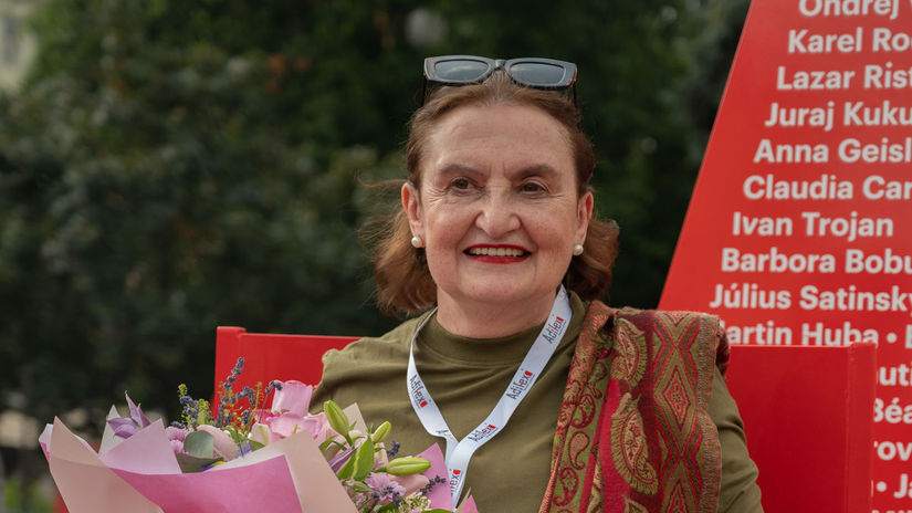 Eva Holubova predstavila manzela ktoreho roky skryvala Tento muz stoji po jej boku uz desatrocia v tichosti
