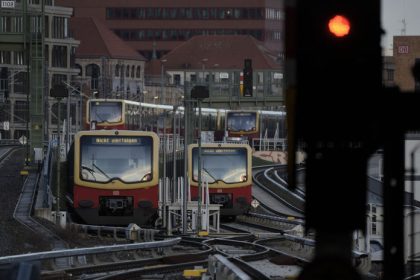 Kocurkovo stavba podjazdu sa skonila polmetrovm schodom