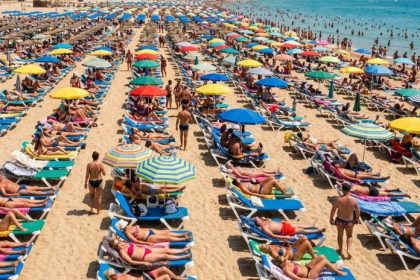 Koniec pohodlia Eurpske ple v obbench destincich Slovkov roziruj zkaz leadiel Mimochodom v jednej krajine sa to tka 250 lokalt