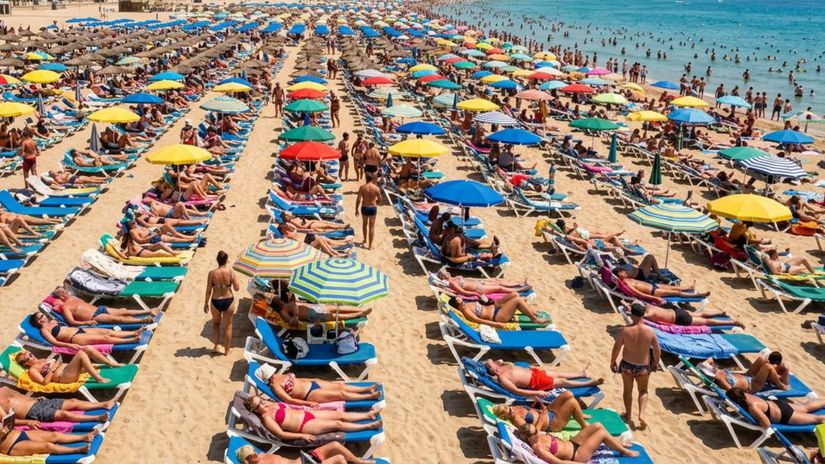 Koniec pohodlia Eurpske ple v obbench destincich Slovkov roziruj zkaz leadiel Mimochodom v jednej krajine sa to tka 250 lokalt