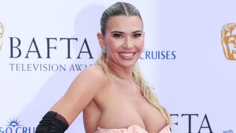 Moda z BAFTA TV Awards Takto ziarili hviezdy serialov Adolescencia a The Studio ale najodvaznejsie outfity predviedli ini Koho dekolt sa nedal prehliadnut