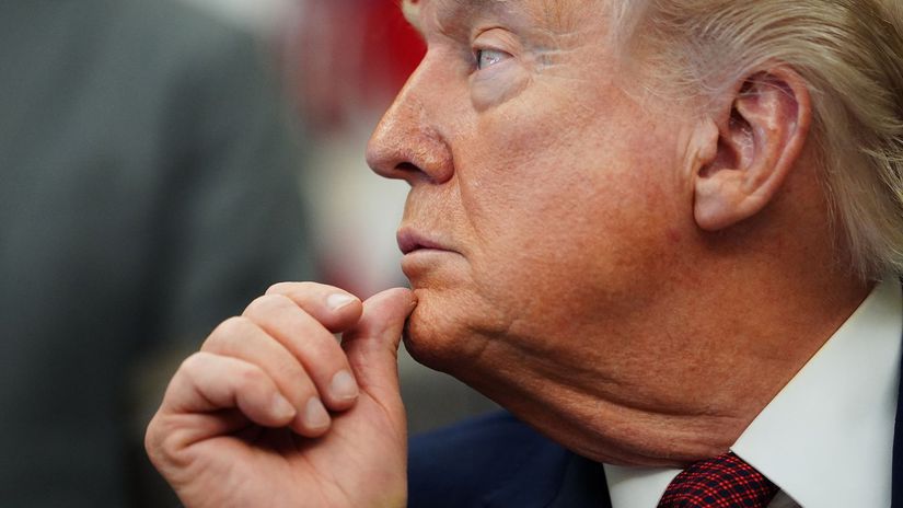 Trump zintenzivnuje spor s Nemeckom Hrozi este vacsie stahovanie americkych vojakov cla utocia na nemecky priemysel