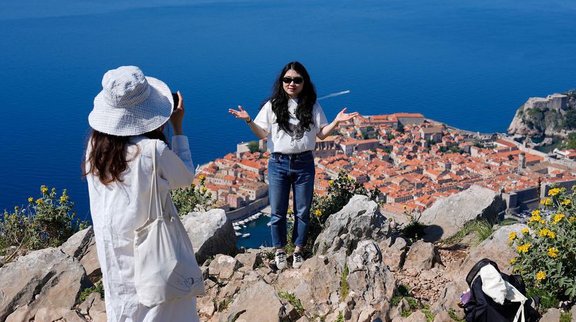 Turisti prinaj miliardy ale aj problmy Chorvtsko radiklne men pravidl