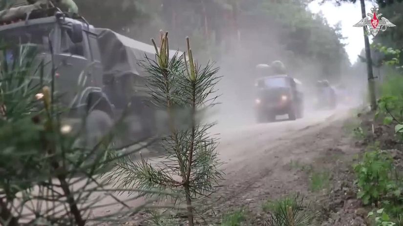 VIDEO Rusko cvici jadrove sily do terenu vyrazilo 64 tisic ludi a 7500 kusov techniky