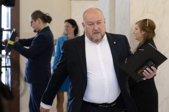 Vlada schvalila zmeny v pandemickej dohode aj v daniach SNS kritizuje zrusenie rekreacnych poukazov