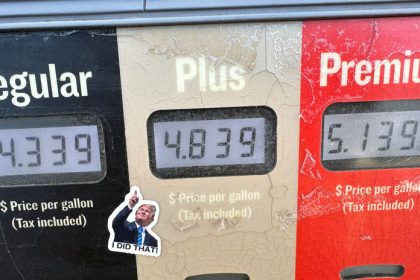 Americke rodiny trpia na konflikte v Irane za paliva minaju rekordne sumy