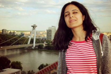 Armenka Anna Barseghyan sa citi na Slovensku ako doma jej film o sachistovi ziskal ocenenie Ma rada Satinskeho