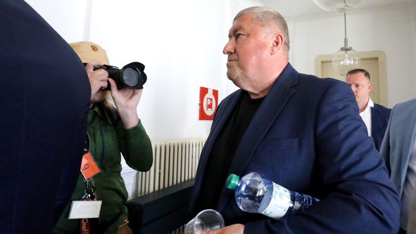 Dusan Kovacik je opat prokuratorom Hoci do prace nechodi plat stale pobera