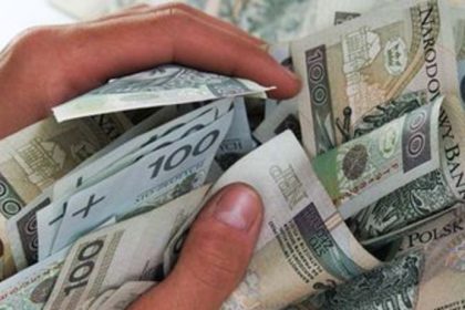 Pred desiatimi rokmi mali Poliaci minimalnu mzdu 412 eur teraz je to 1132 eur